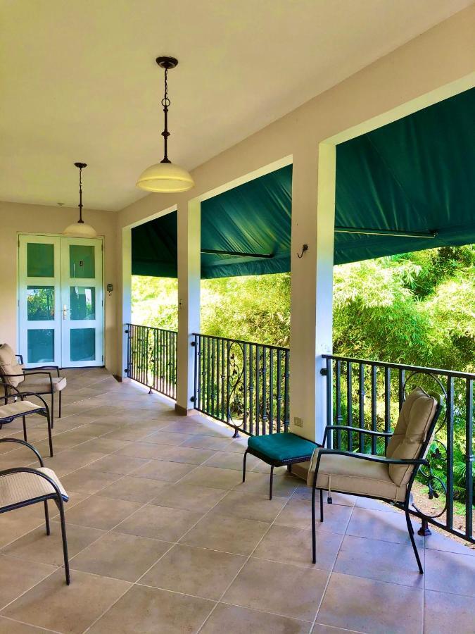 Tio Pepe'S Guest House Aibonito 外观 照片